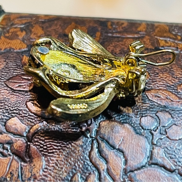 RARE! Joan Rivers “Fall Bee” Signed With Crystals & high quality enamel! - Picture 12 of 16